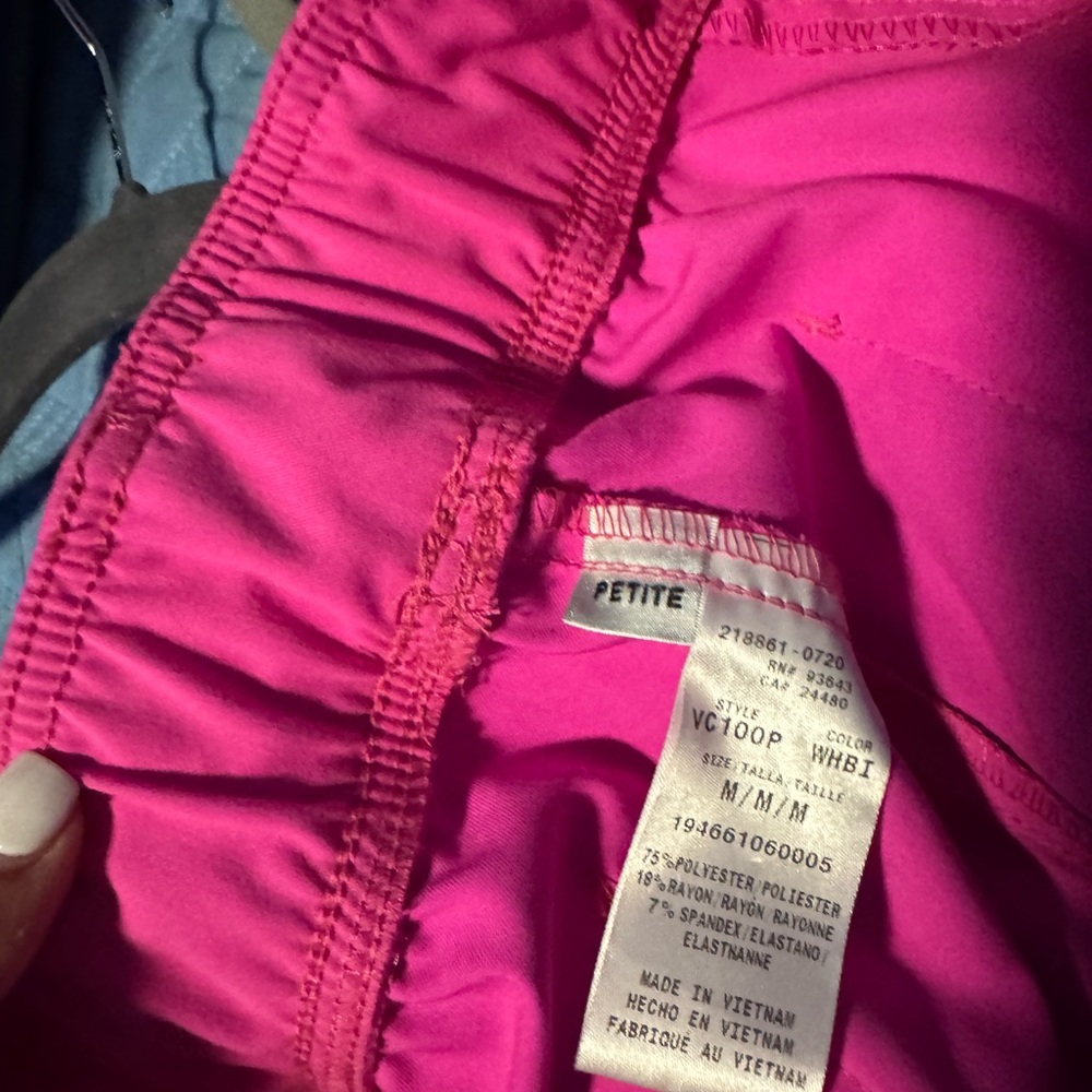 Vince Camuto Fuchsia scrub set - Picture 4 of 4
